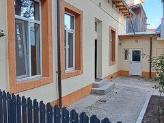 Tineretului - Dimitrie Cantemir, 350 m metrou, casa 2 camere, curte proprie